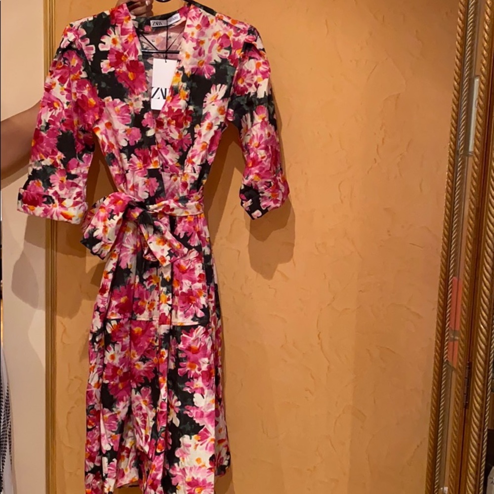 Dress - Picture 2 of 2